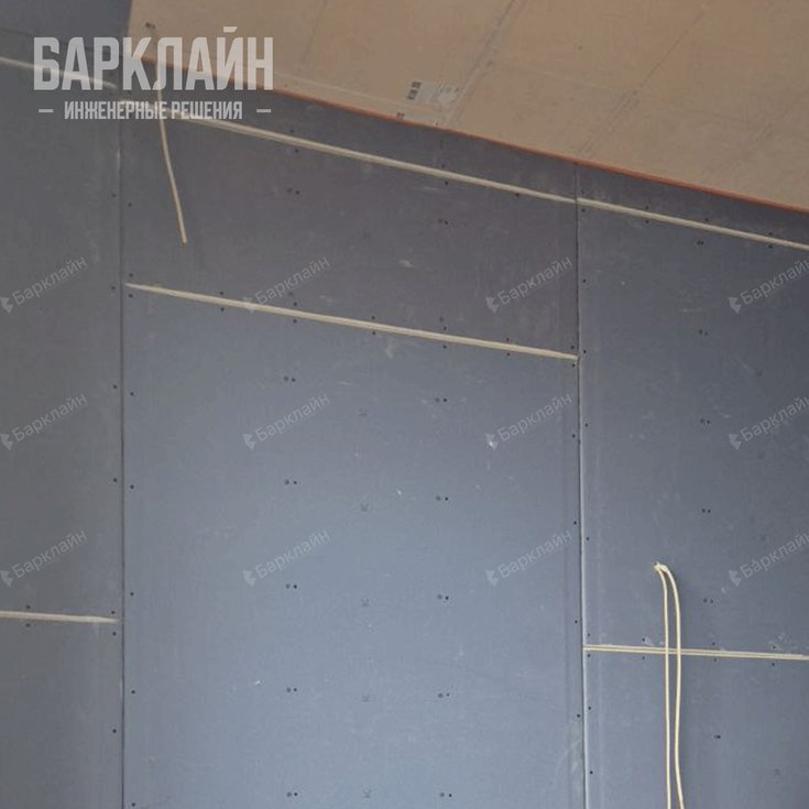 Монтаж короба „УниБОКС‑ТРЕК1“ под трековый профиль шириной до 35 мм — сохранение звукоизоляции по всей длине трека