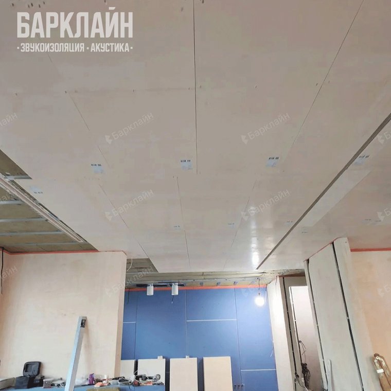 Просторная квартира 180 м² в ЖК Западный порт с смонтированными металлическими каркасами стен и потолка для звукоизоляции Барклайн.
