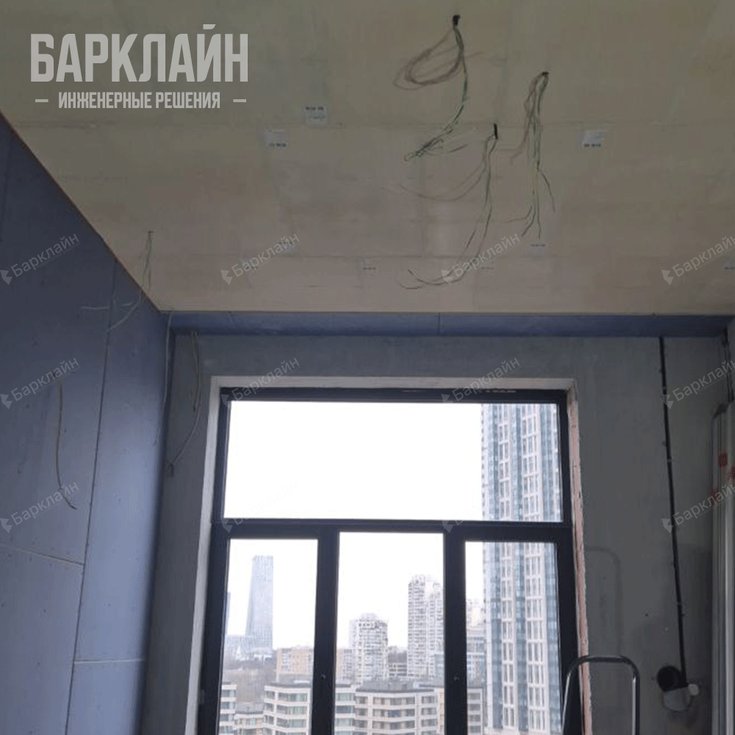 Каркасная перегородка с скрытой проводкой и возможностью установки раздвижных дверей: быстрый монтаж, сохранение тишины и зонирование пространства