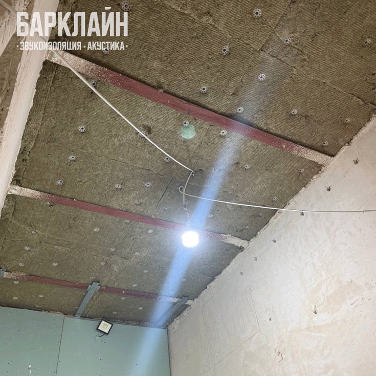 изображение до монтажа каркаса для звукоизоляции Барклайн Стандарт с звукопоглощающей плитой БасАкустик ПРО 50