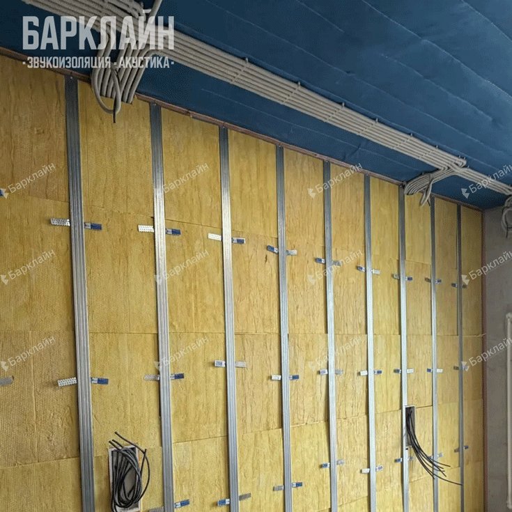 смонтирована каркасная система «Барклайн Стандарт Плюс» (67 мм).